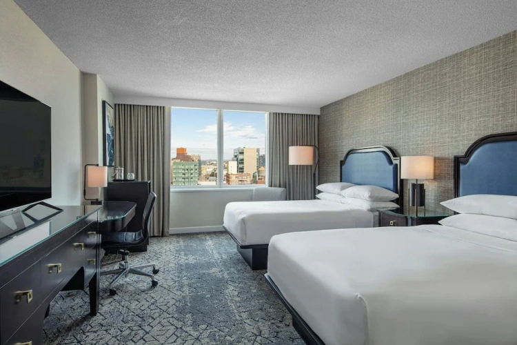 Standard Quadruple Club room