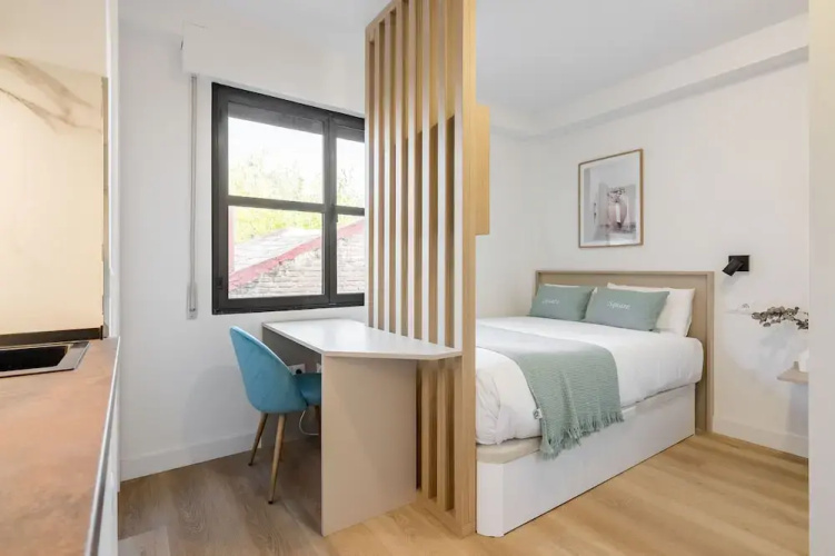 Square Rooms by Charming