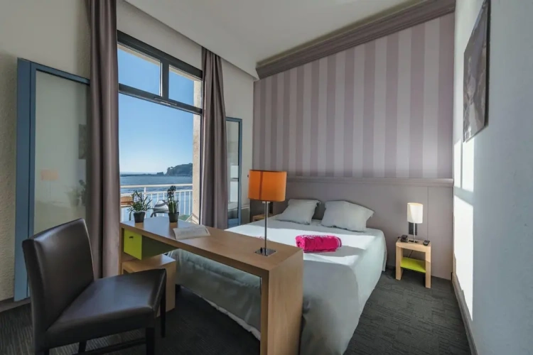 Standard Double room with sea view