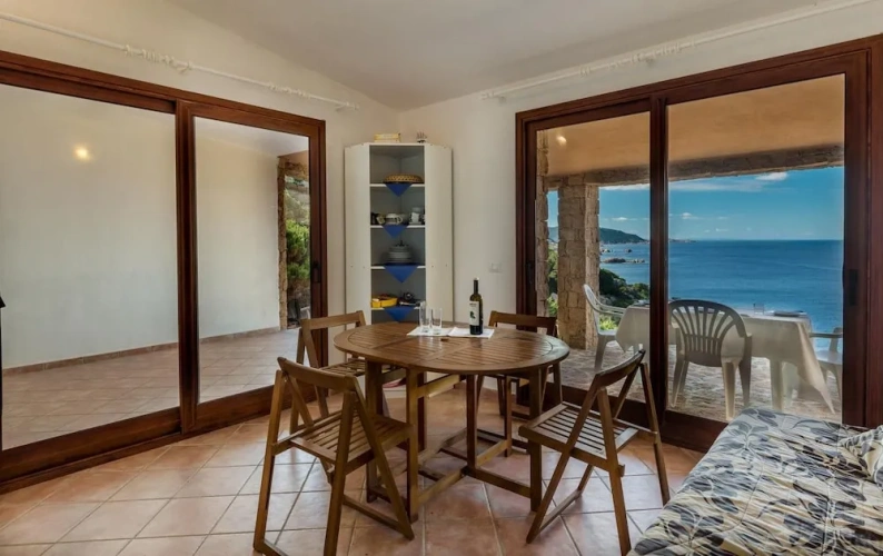2 Bedrooms Villa with balcony