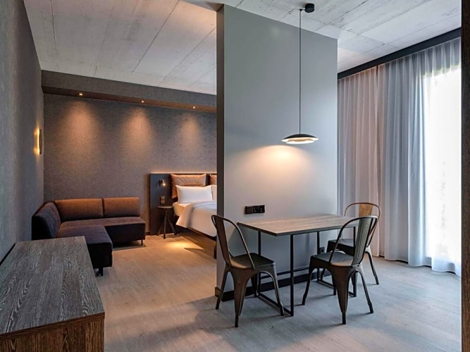 Comfort room
