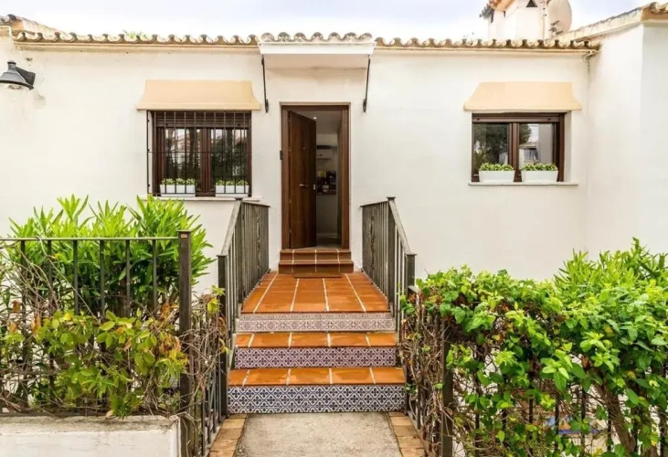 2 Bedrooms Cottage