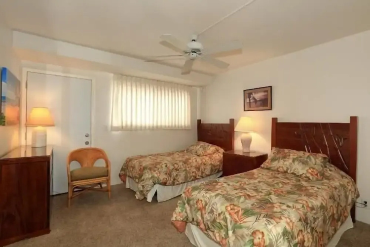 Kihei Beach, #509 2 Bedroom Condo by RedAwning