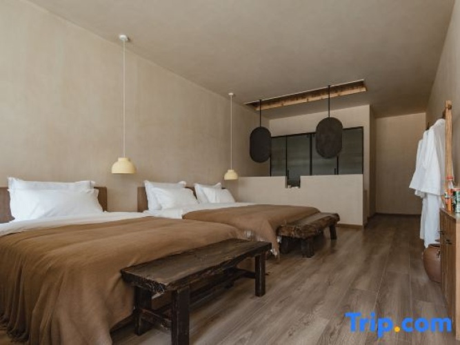 Standard Triple room with balcony and with mountain view