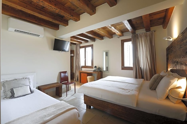 Standard Double room with view