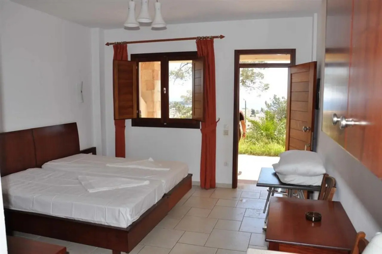 Marianthi Studios & Apartments