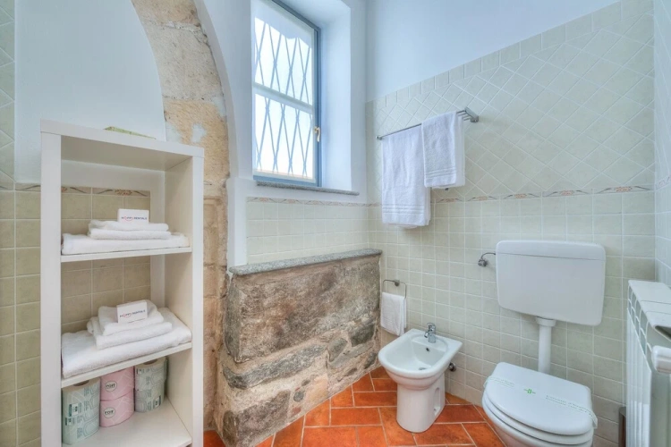 1 Bedroom Apartment with lake view