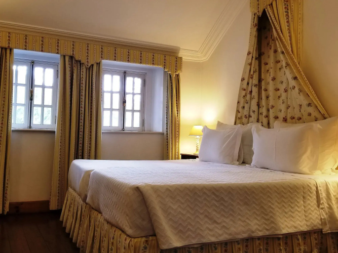 Lawrence's Hotel