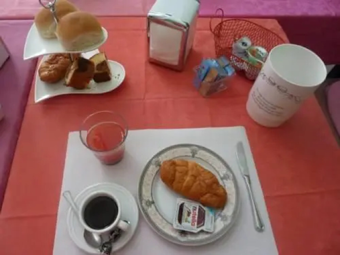Hotel Junior