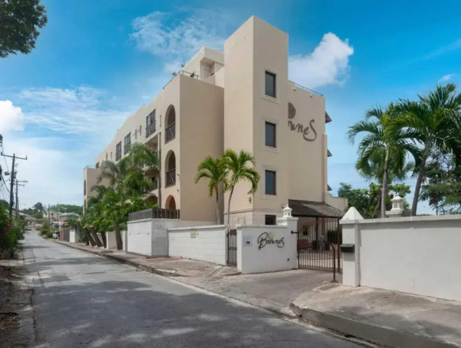 Wonderful 1-bed condo, 2min walk to beach & more