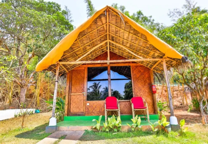 Vartys - The Hillside Huts