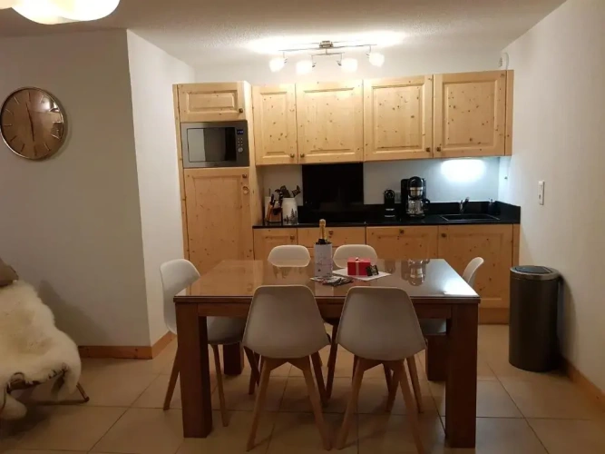 2 Bedrooms Apartment