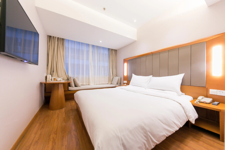 JI Hotel Shanghai Yan'an Road