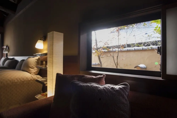 Standard Twin room with view