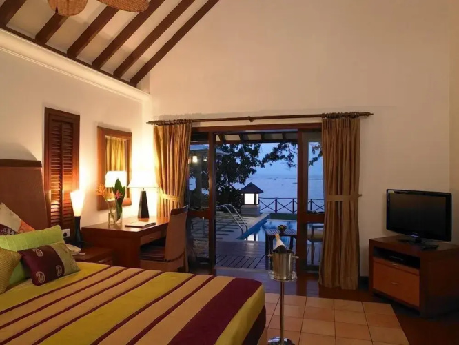 Radisson Plaza Resort & Spa