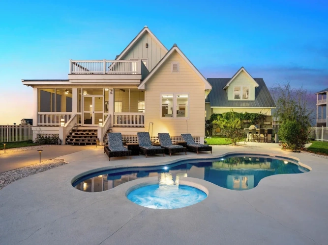 4 Bedrooms Cottage