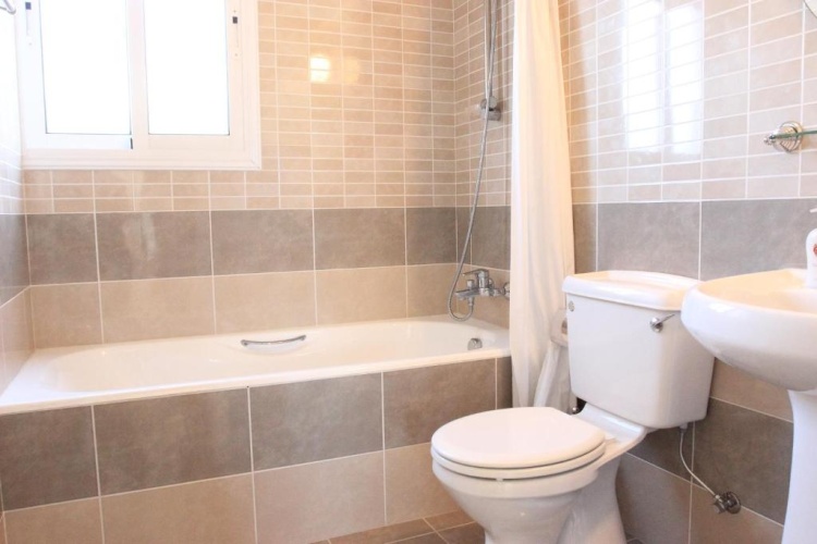 2 Bedrooms Villa