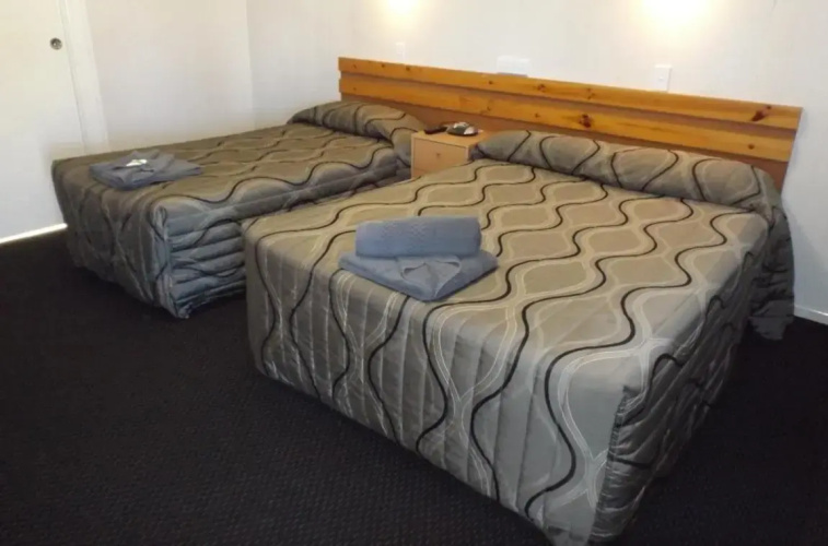 Monto Three Moon Motel