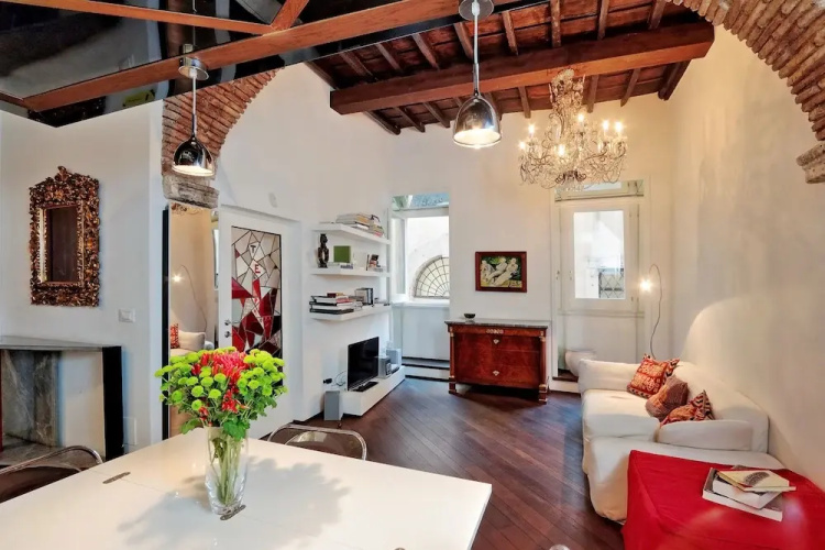 Rome Accommodation - Campo de Fiori III