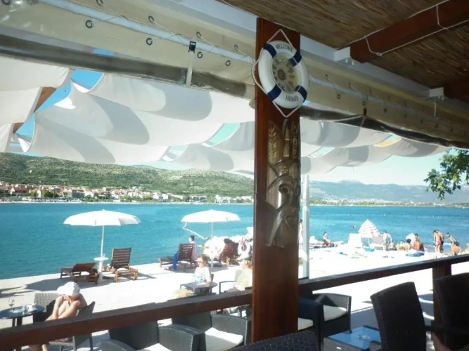 2 Bedrooms Apartment with sea view