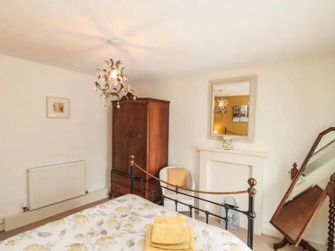 12 Castlegate