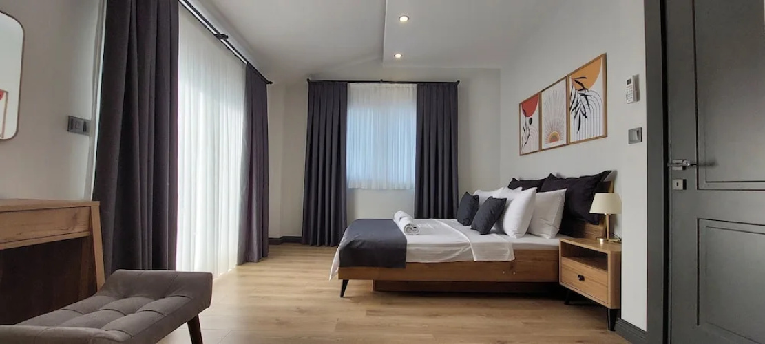 New Flat Large Living Space 6 Close to Lara Beach