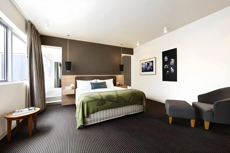 Saint Kilda Beach Hotel