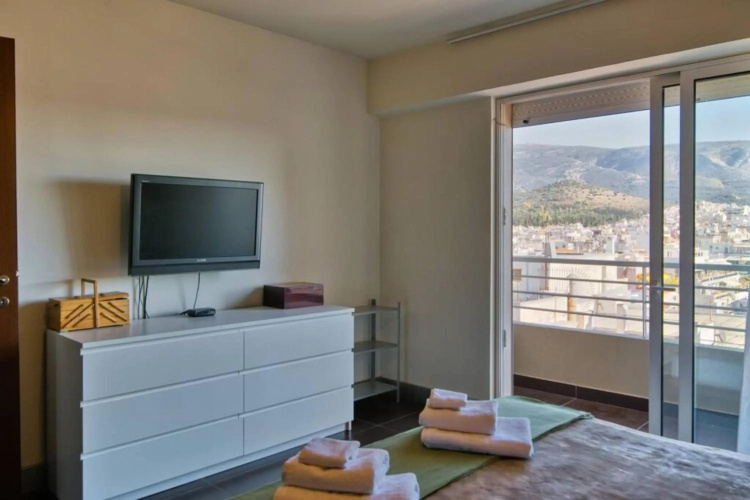 Pristine penthouse with Parthenon view by the pool