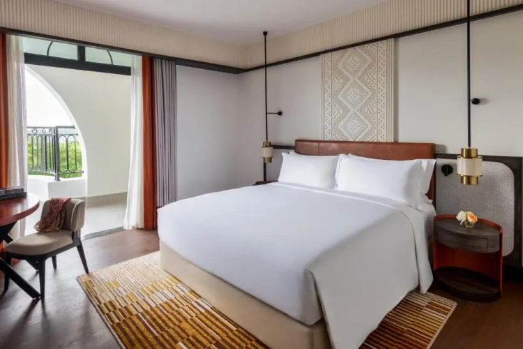 Suite with balcony