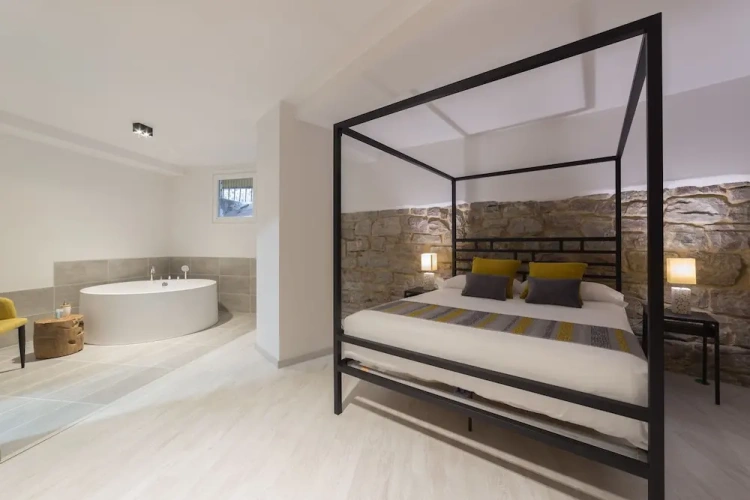 Deluxe Double Basement room