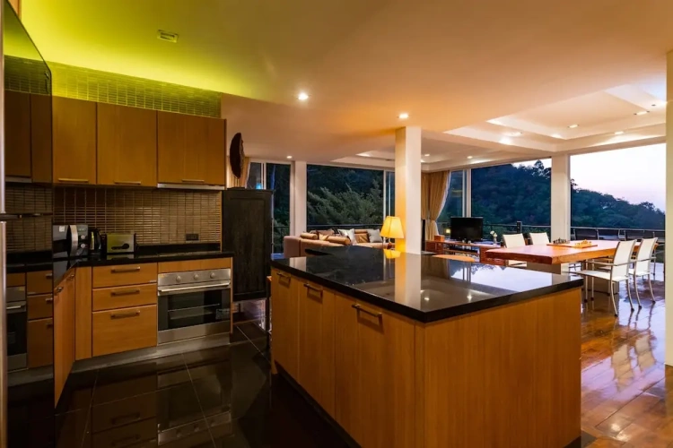 2 Bedrooms Luxury Penthouse room with sea view