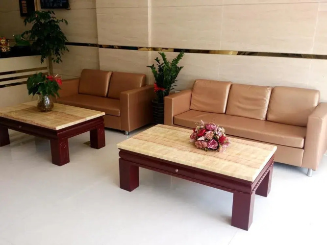 Wuhan Yanlong Business Hotel