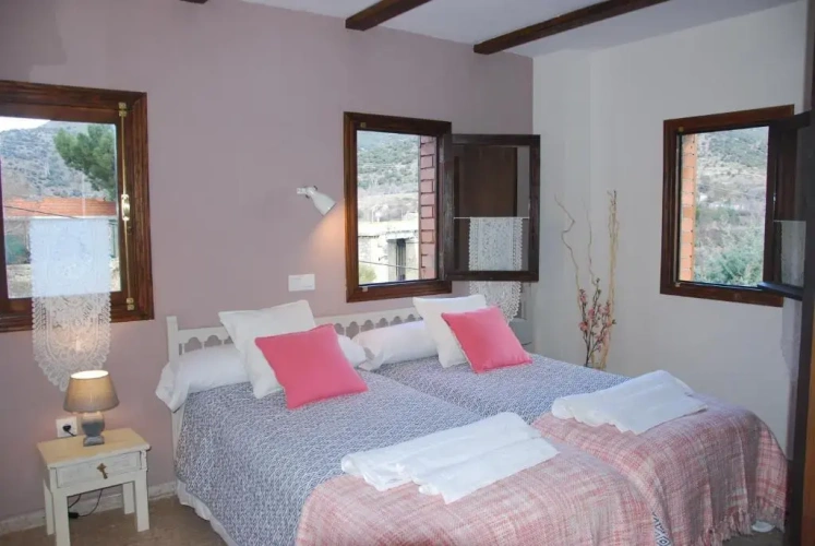 Standard Twin room with mountain view