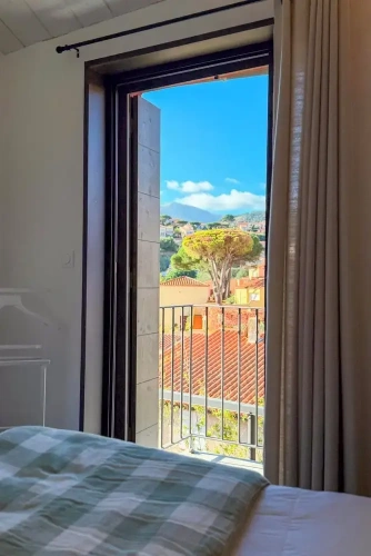 3 Bedrooms Apartment with mountain view