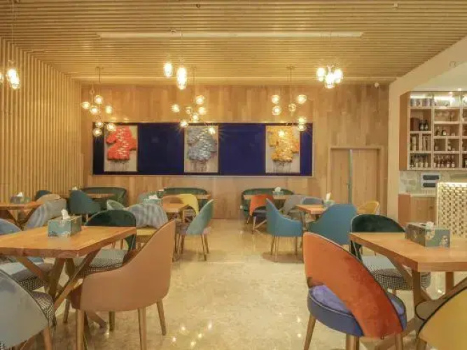 Yigang Jinma Hotel