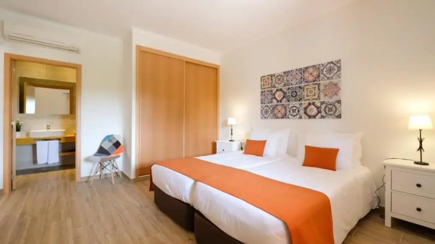 2 Bedrooms Apartment