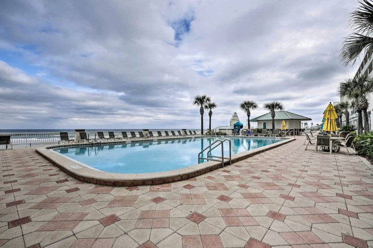 Daytona Beachfront Condo w/ Ocean View