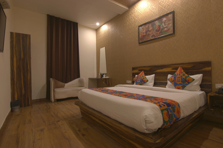 Fabhotel Sallow Grand