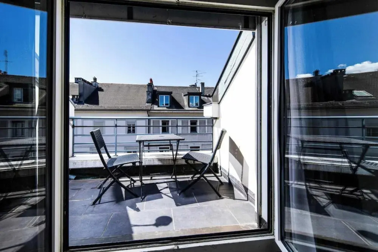 Modern Apartment - AC- 1br-2p- Geneva