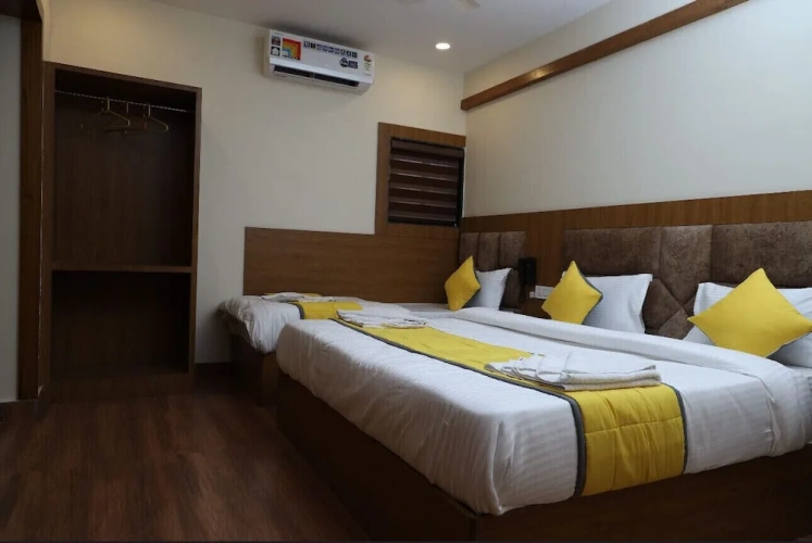 Standard Triple room