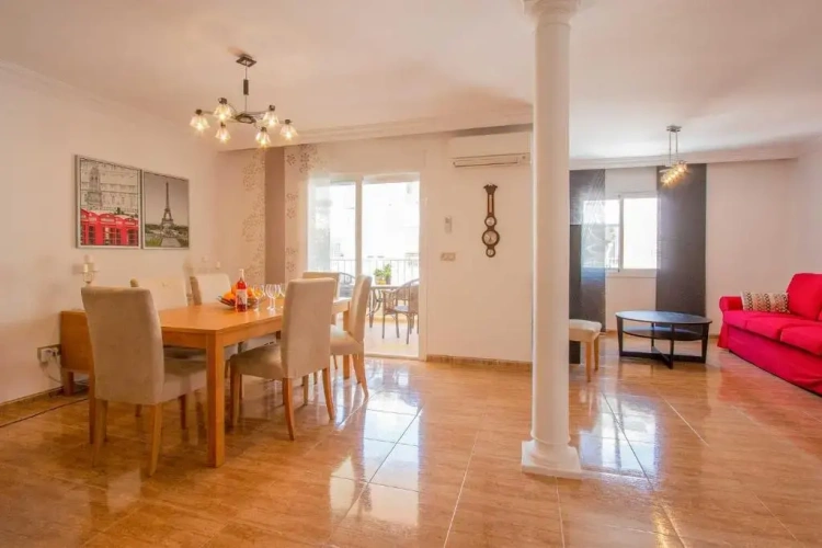 3 Bedrooms Apartment