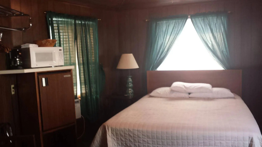 Driftwood Lodge