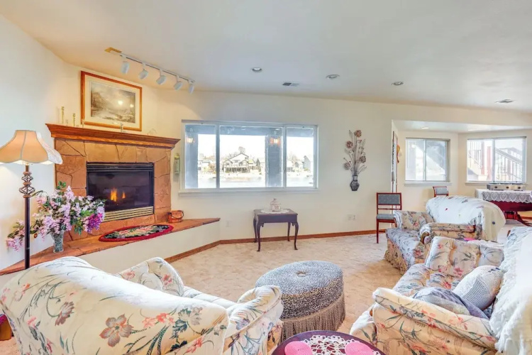 7 Mi to Dtwn Denver: Lakefront Gem w/ Dock!