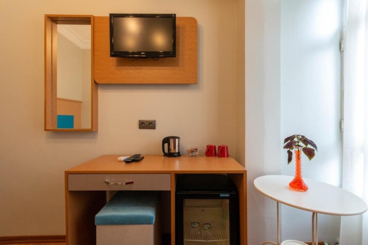 Standard Double room with street view