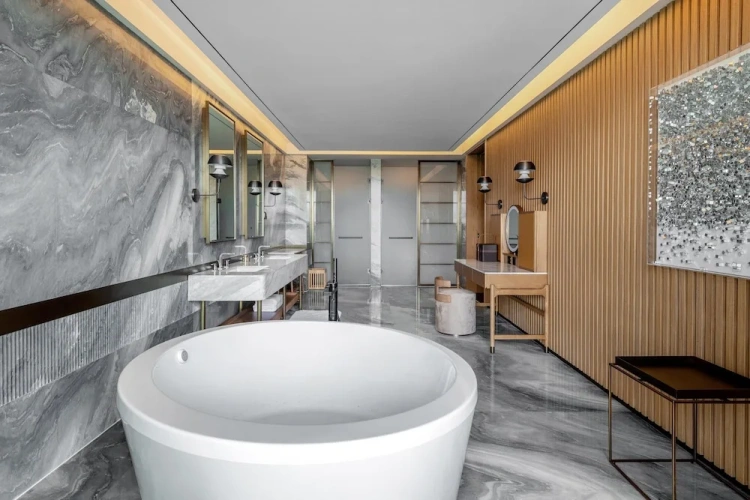 1 Bedroom Presidential Suite with lake view