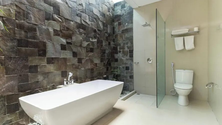 Stunning 2 Br Pool Villa With Rooftop In Seminyak