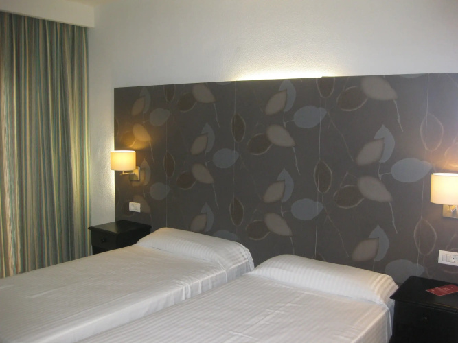 Apartamentos HG Cristian Sur