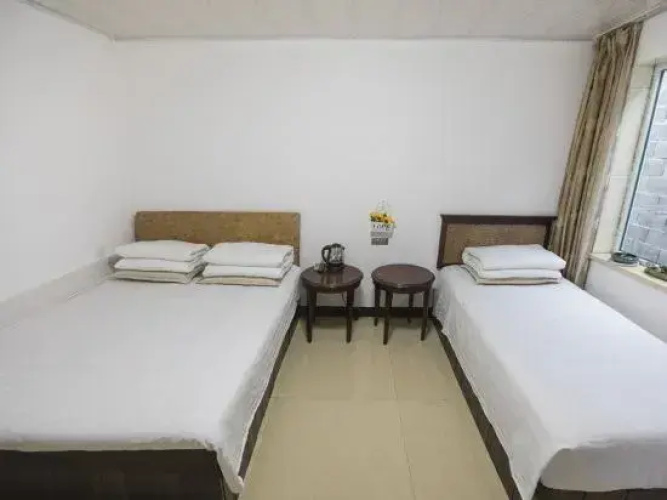 Changbai Dajun Hotel(长白山依林小筑客栈)