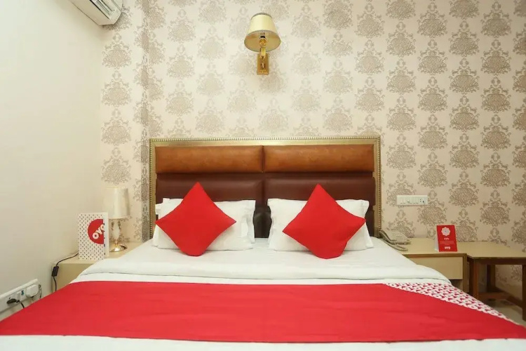 OYO 13355 Grest Hotel