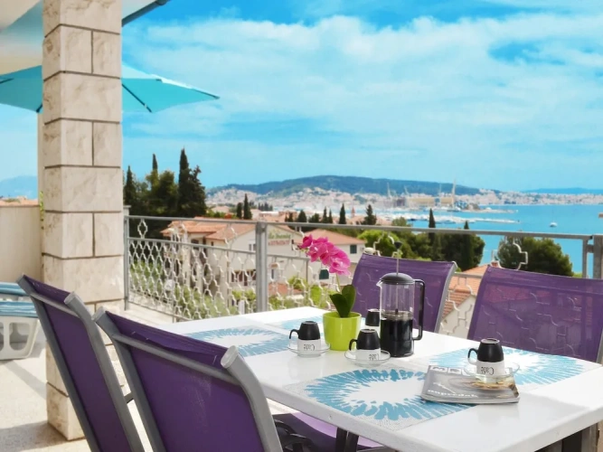 2 Bedrooms Family Suite with balcony and with sea view